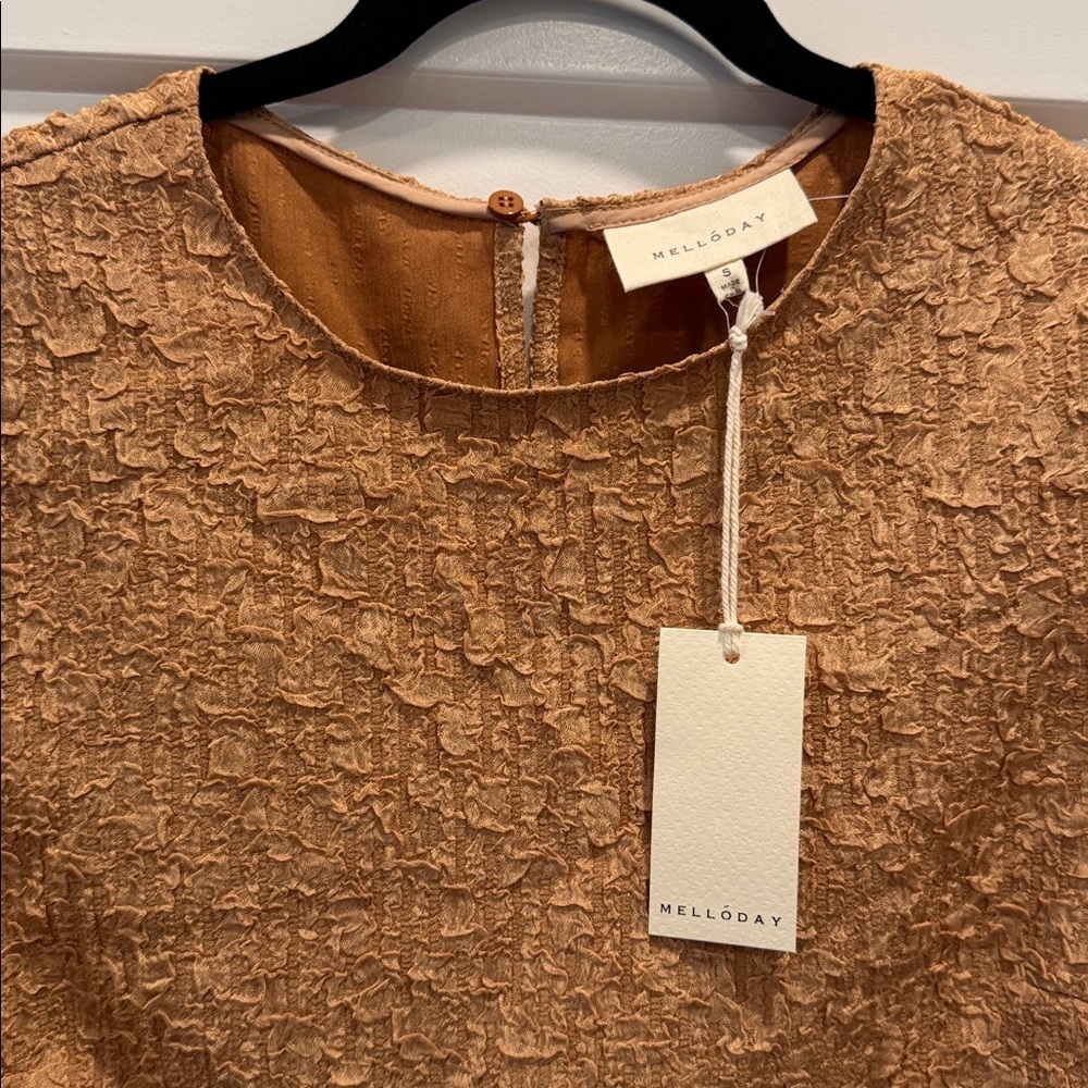 Melloday Textured Short Sleeve Blouse – Size S – NWT ✨
NWT/NEW - Picture 2 of 4
